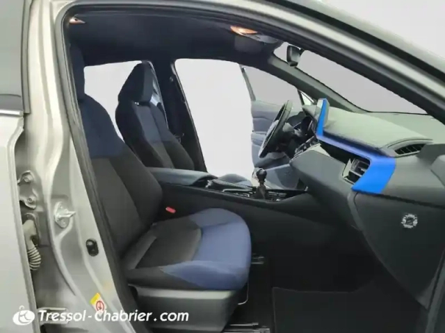 Toyota C-Hr 1.2t 2wd graphic — photo 24