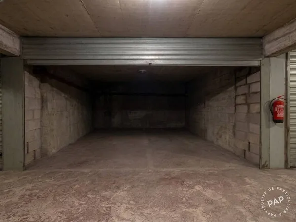 Garage/Parking