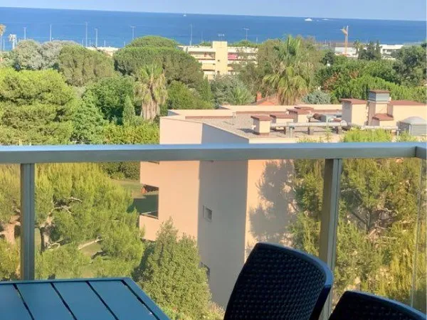 ANTIBES - BREGUIÈRES | 3 PIÈCES MEUBLÉ - 65 m² - VUE MER - PISCINE - TENNIS