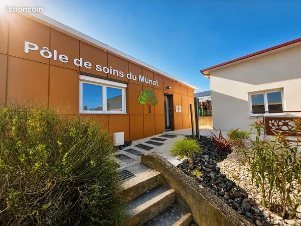 Bureaux 303 m² Saint-Martin-la-Plaine