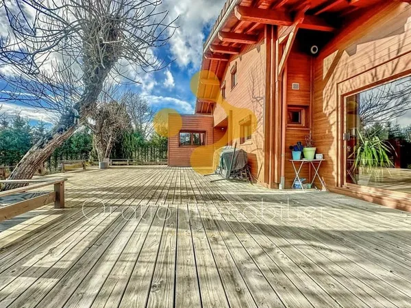 Maison au calme absolu avec grande terrasse - environnement très recherché