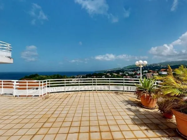 A Vendre Spacieux Appartement T5 avec Vue Mer Exceptionnelle