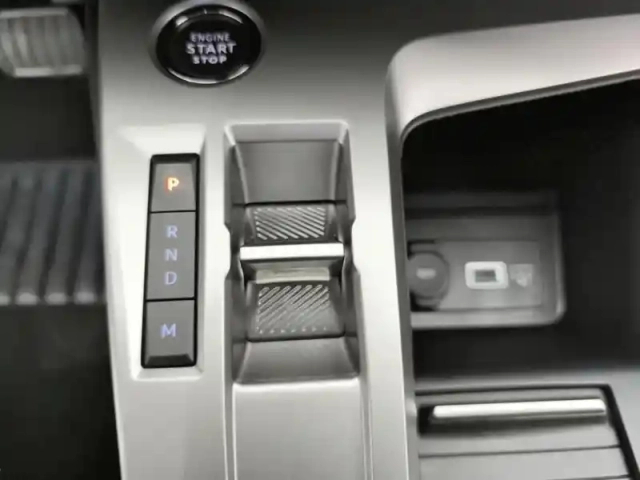 Peugeot 308 sw hybrid 136 e-dcs6 allure — photo 24