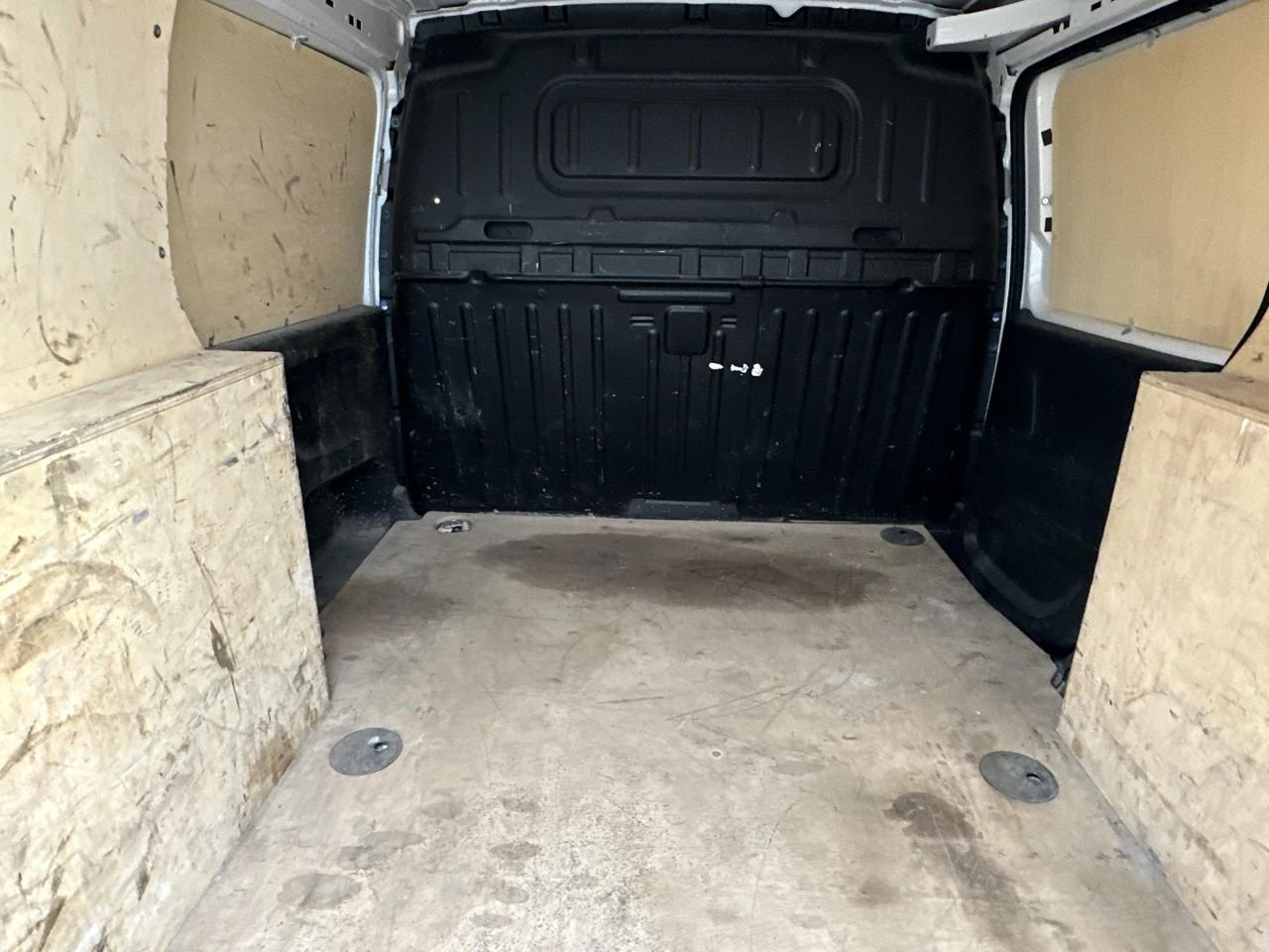 Citroën Berlingo van m 650 bluehdi 100 s&s bvm6 driver — photo 6