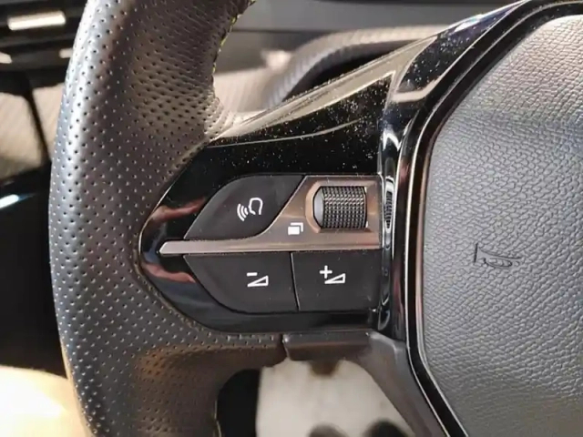 Peugeot 2008 puretech 130 s&amp;s bvm6 gt — photo 19