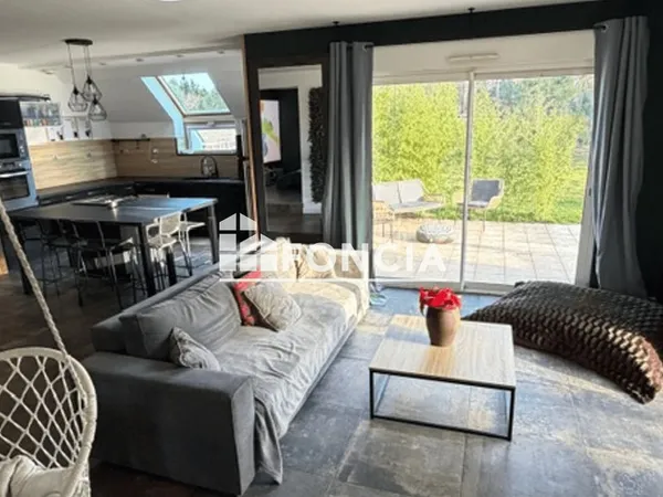 Propriété de charme au coeur d'un parc boisé d'environ 4 000 m²