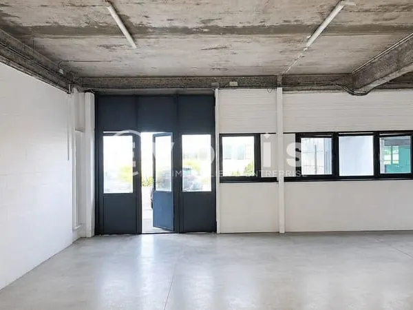 Locaux d'activité - A LOUER - 1 115 m² divisibles à partir de 444 m²