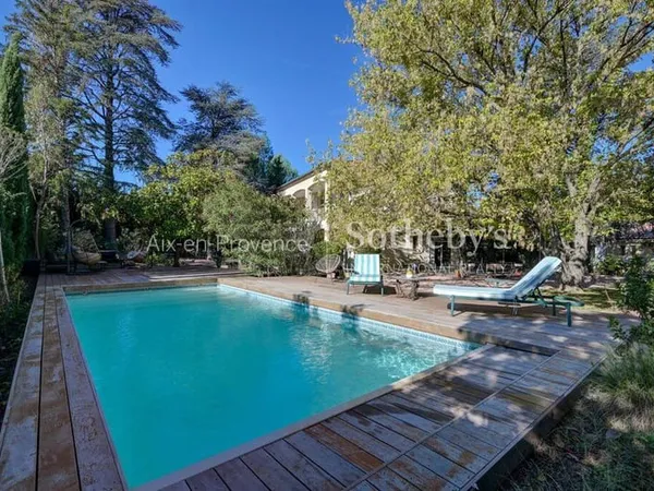 Maison 5 pièces 205 m²