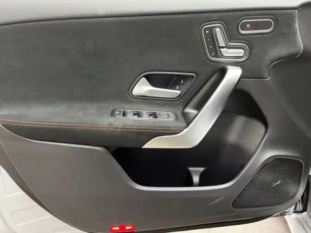 Mercedes Classe A 200 d amg line — photo 14