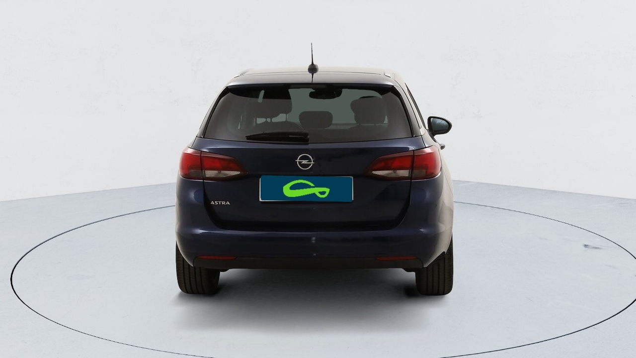 Opel Astra Sports Tourer — photo 4