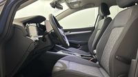 Volkswagen Golf 1.5 eTSI EVO2 116ch VW Edition DSG7 — photo 12