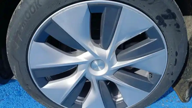 Tesla Model Y standard rwd — photo 56
