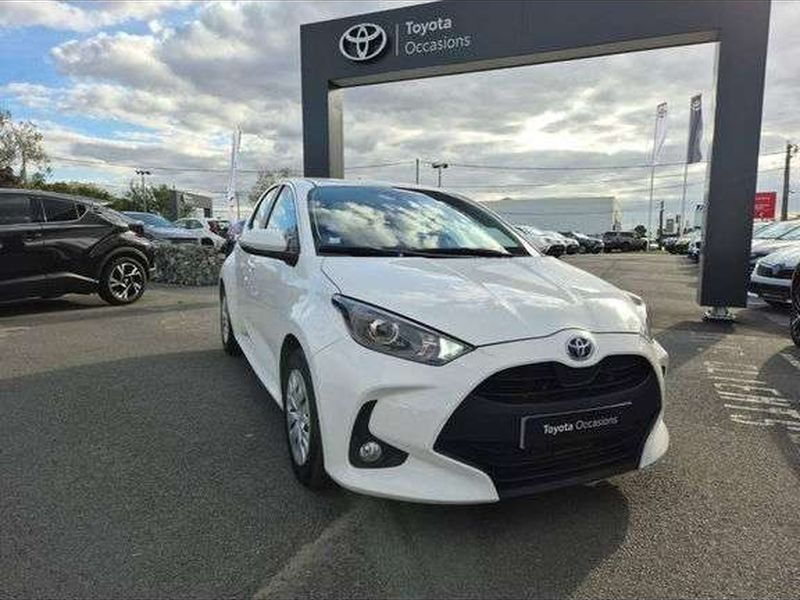 Toyota YARIS Toyota Yaris 116h Dynamic Business 5p + Programme Beyond Zero Academy MY22 — photo 1