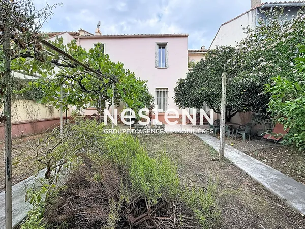 Perpignan, Immeuble de 2 appartements, jardin et terrasse.