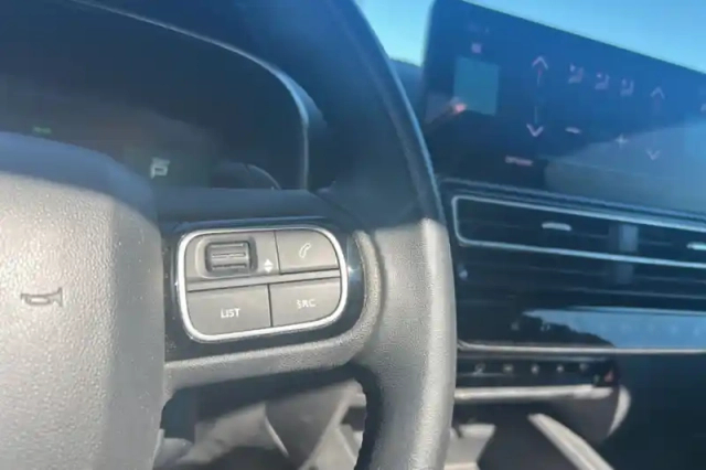 Citroën C5 Aircross hybride rechargeable 225 e-eat8 — photo 18