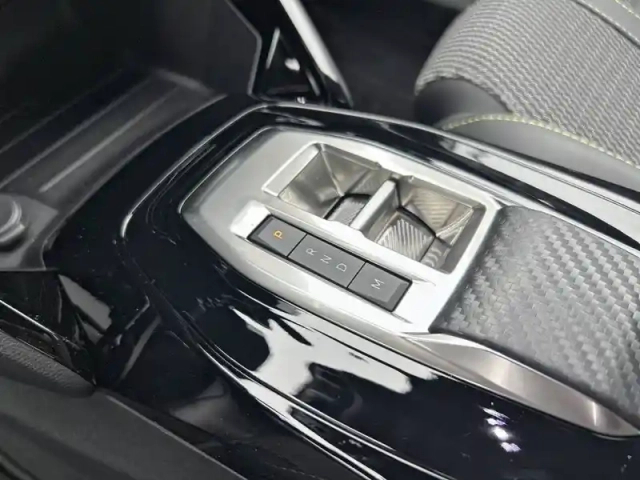 Peugeot 2008 hybrid 145 e-dcs6 — photo 62