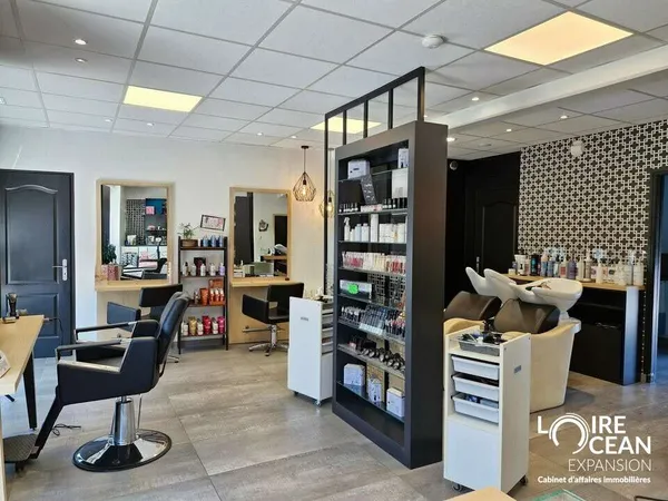 A vendre murs commerciaux 50m² centre-bourg de Vue