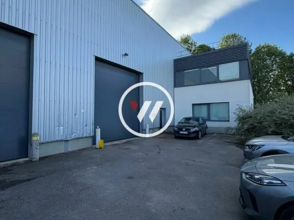 Local d'activité 472 m²