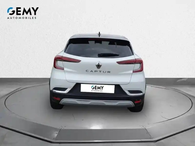 Renault Captur mild hybrid 160 edc — photo 20