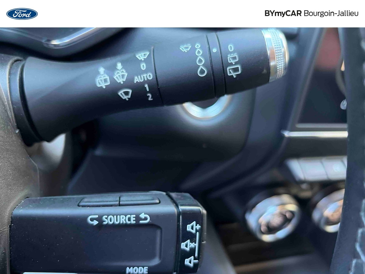 Renault Captur E-Tech Plug-in 160 — photo 24