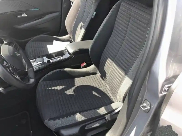 Peugeot 208 electrique 50 kwh 136ch — photo 11
