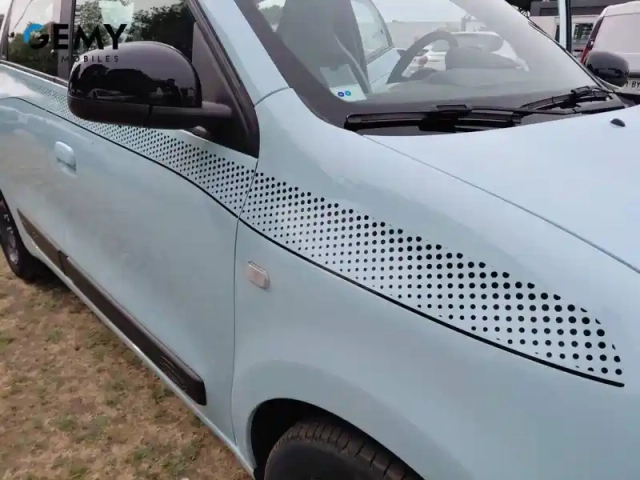 Renault Twingo iii e-tech — photo 14