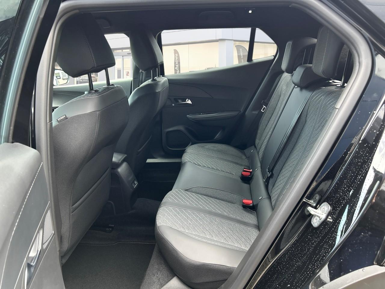 Peugeot 2008 1.2 hybrid 145ch allure e-dcs6 — photo 10