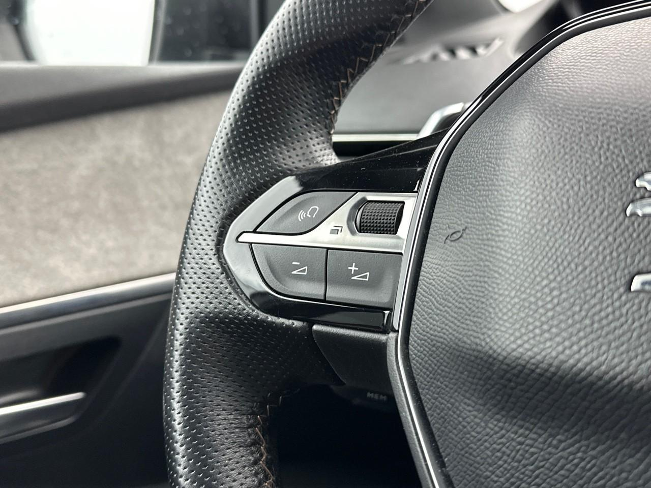 Peugeot 3008 puretech 130ch s&s eat8 gt — photo 18