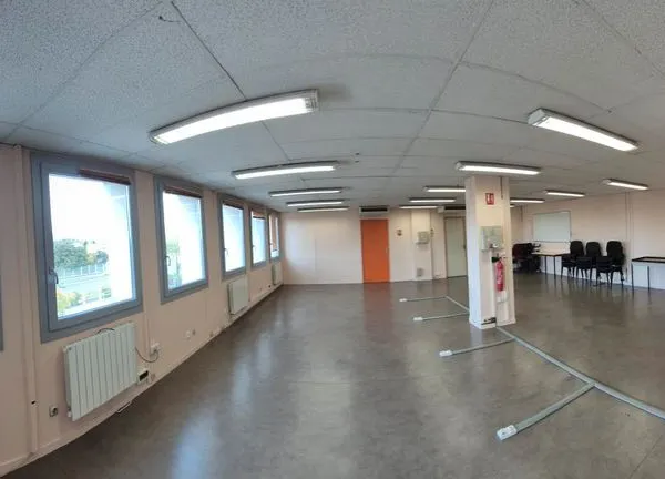 BUREAUX À VENDRE - BRON / PARILLY - 242 m² - LIBRES