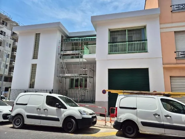 Entrepôt 74 m²