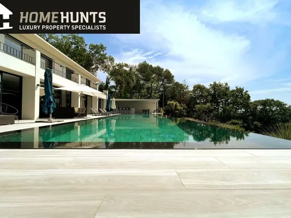 Villa 6 pièces 234 m²