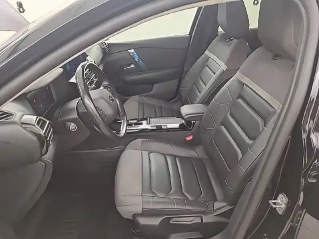 Citroën C4 e- 136 ch automatique — photo 71