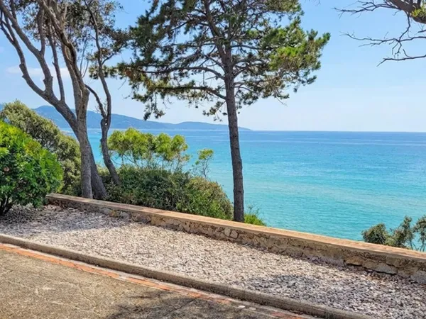 Villa de charme avec piscine à Sagone.