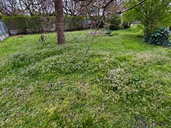 Terrain 1600 m²