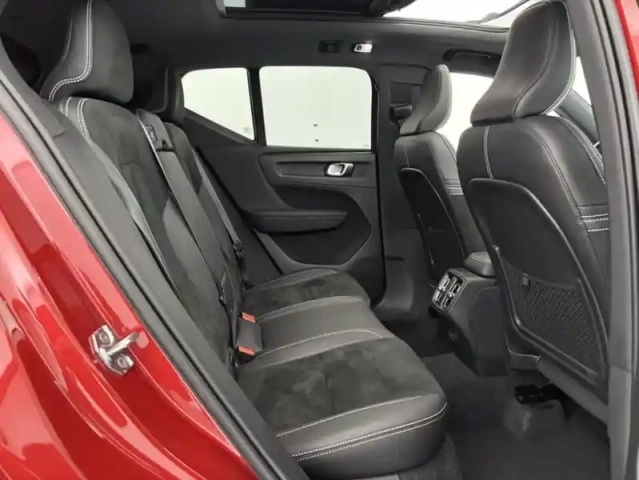Volvo Xc40 t3 163ch r-design geartronic 8 suréquipé + toit ouvrant — photo 16