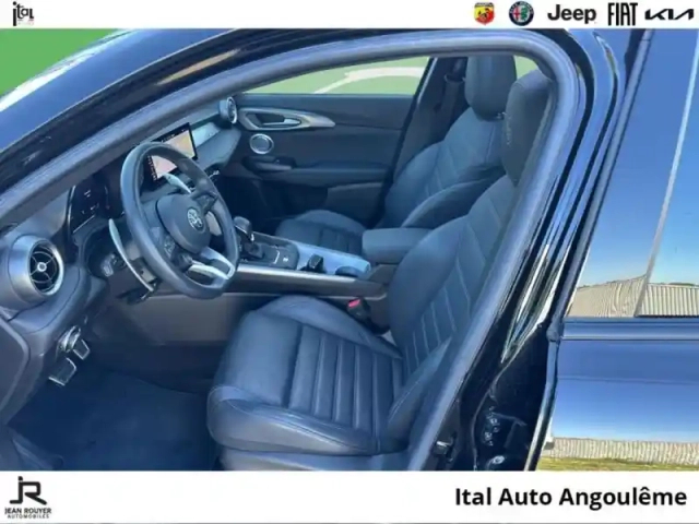 Alfa Romeo Tonale 1.3 phev 280ch veloce at6 e-q4 — photo 9