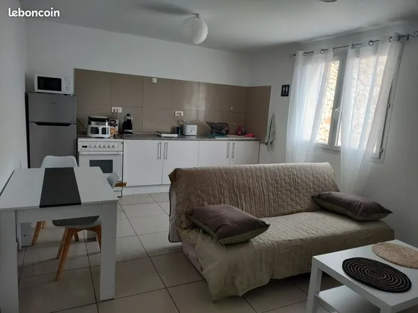 T3 Meublé de 50M2 au 1er étage