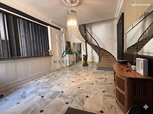 Maison 10 pièces 376 m²