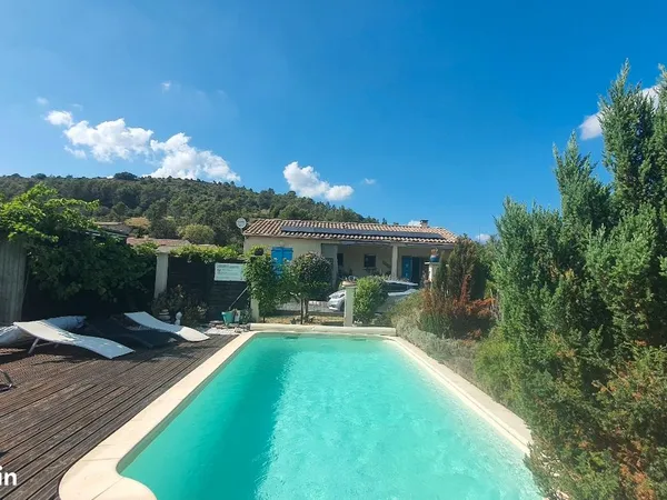 2 Maisons agencés en 3 Gîtes( Chambres d'hôtes) ou habitations avec piscine privée entre Lagrasse et
