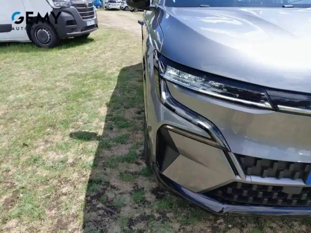 Renault Megane e-tech ev60 220 ch super charge — photo 13