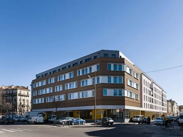 Bureau 1746 m²