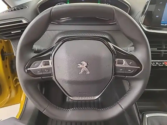 Peugeot 208 puretech 75 s&amp;s bvm5 — photo 9