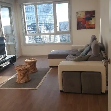 Location d'un grand F2 de 50m2 équipé-meublé au coeur de la DEFENSE