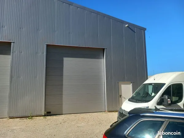 Local d'activité 210m²