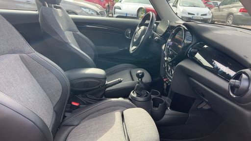 Mini Mini 1.5 One 102 - Edition Camden – 2022 – 43829 km – Essence – Boîte Manuelle — photo 11