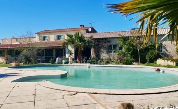 Propriete à vendre 2 habitations, quartier PONT DE CRAU, ARLES (13)
