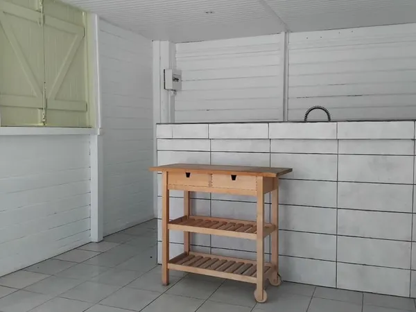 STUDIO 1 CHAMBRE A CAPESTERRE BELLE-EAU
