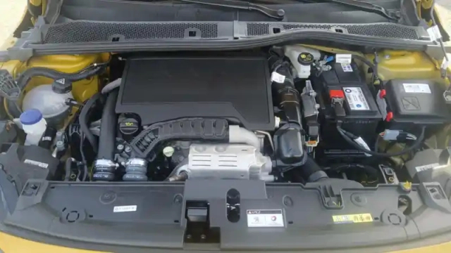 Peugeot 208 puretech 130 s&amp;s eat8 — photo 94