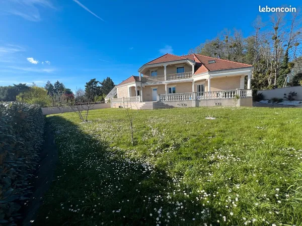Maison 250 m²