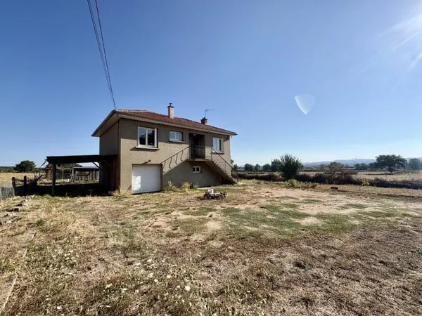MAISON T4 A LOUER A MABLY - LE CAPITAN